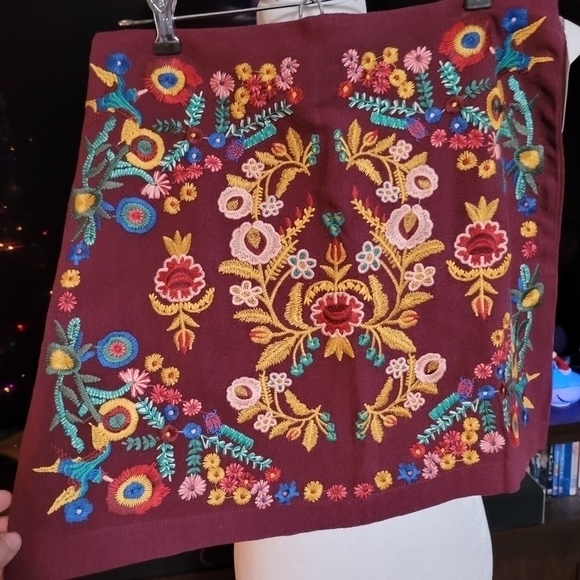 Umgee NWT An Evening by the Fire skirt size‎ medium embroidered - Picture 2 of 6